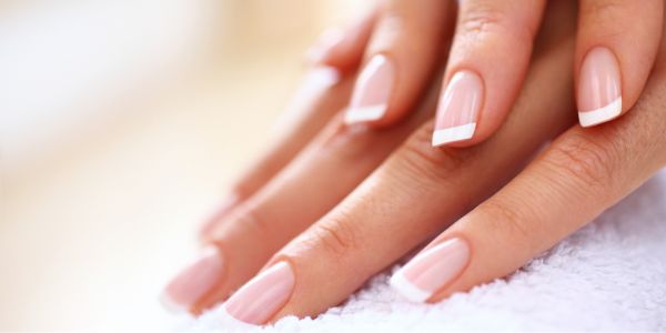 MANICURA SEMIPERMANENTE